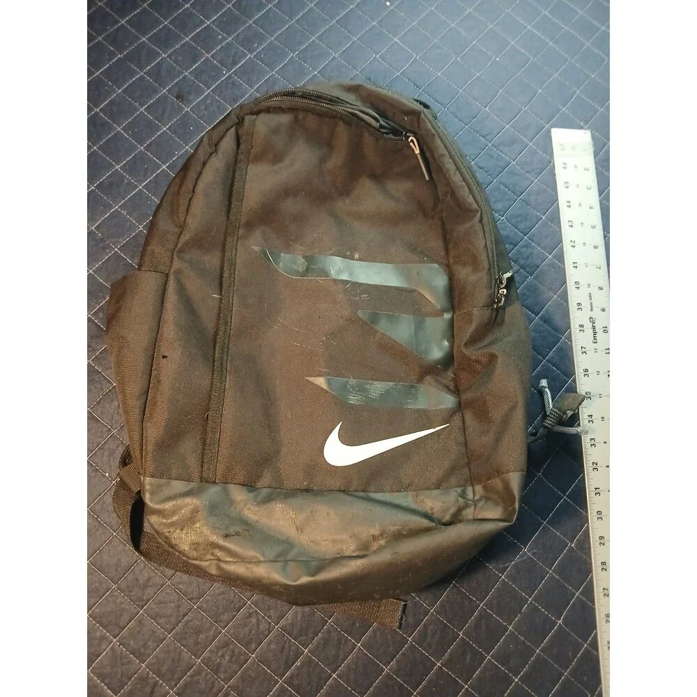 Nike Black Basketball Backpack Zipper Closure Adjustable Straps Fabric Logo